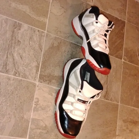 Jordan 11 Retro Low Sz 7Y Concord Bred (GS) $130 OBO - Picture 2 of 4